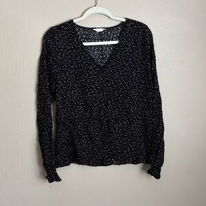 Caslon Women's Black and White Patterned blouse size small